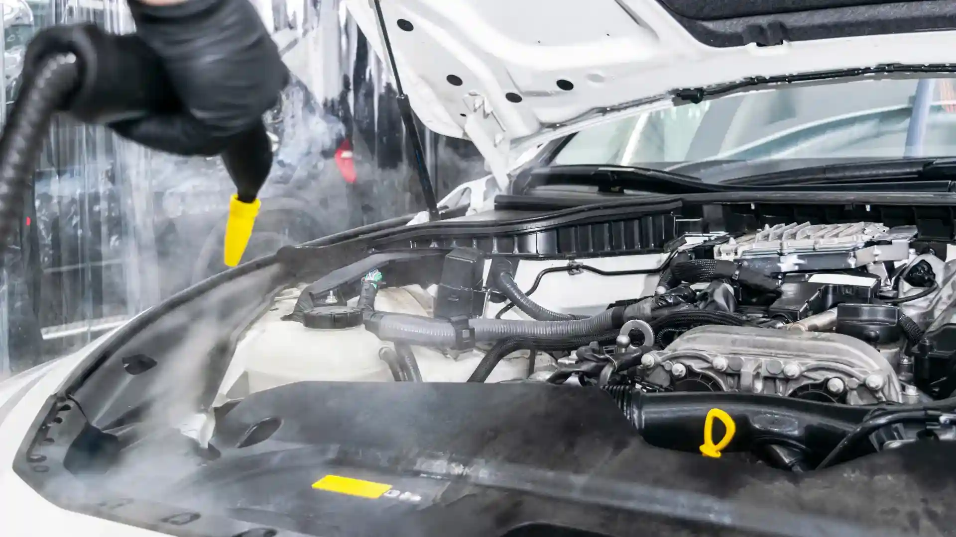 Motor do carro limpo e brilhante